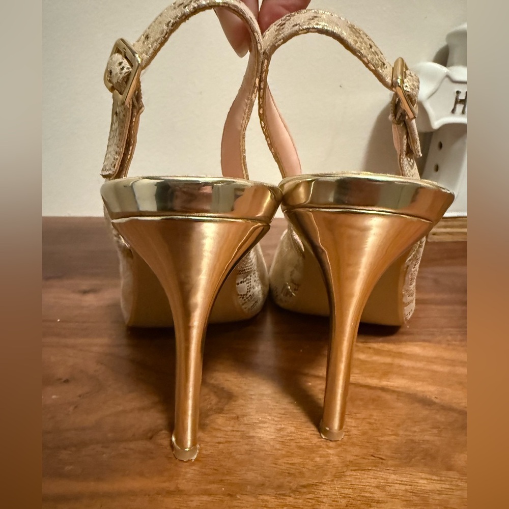 Andrea Slingback Pumps with Gold Heels size 8 - Picture 6 of 11